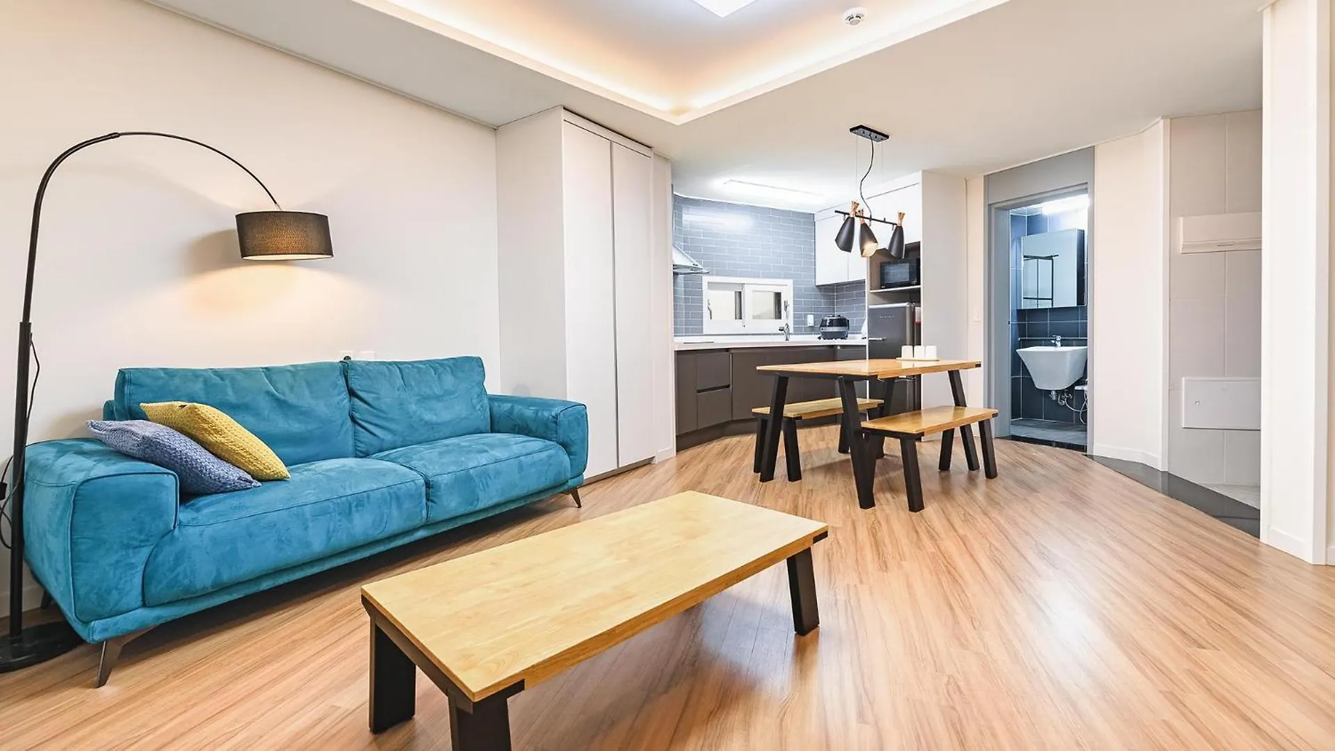 بيت ضيافة Jeju Eseutteuleya Pension