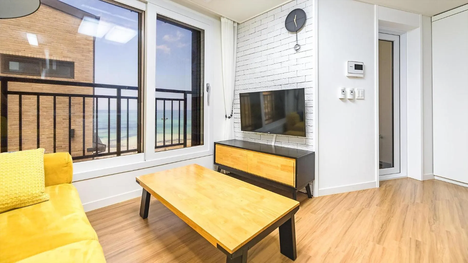Jeju Eseutteuleya Pension